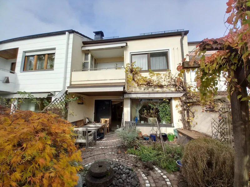 Gartenansicht - Haus kaufen in Germering - Freies und gepflegtes Reihenmittelhaus 