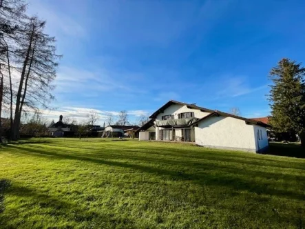 Schönes großes Grundstück - Grundstück kaufen in Mammendorf - Großes Baugrundstück / 2 Häuser im Zentrum mit 3123 m²