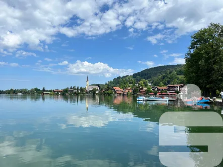 Aus der Haustür und an den See - Wohnung kaufen in Schliersee - Dem See ganz nah...