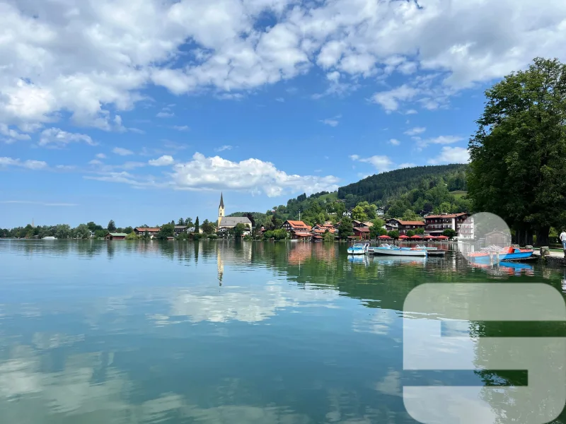 Aus der Haustür und an den See - Wohnung kaufen in Schliersee - Dem See ganz nah...