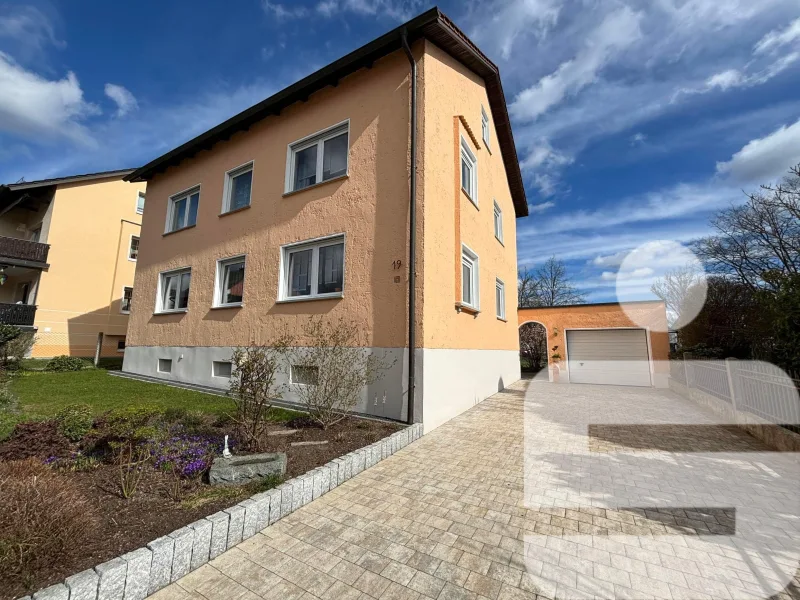 Ihr neues Zuhause! - Haus kaufen in Schwandorf - Einziehen ohne Renovierungsstau! Sehr gepflegtes Wohnhaus in zentraler Lage