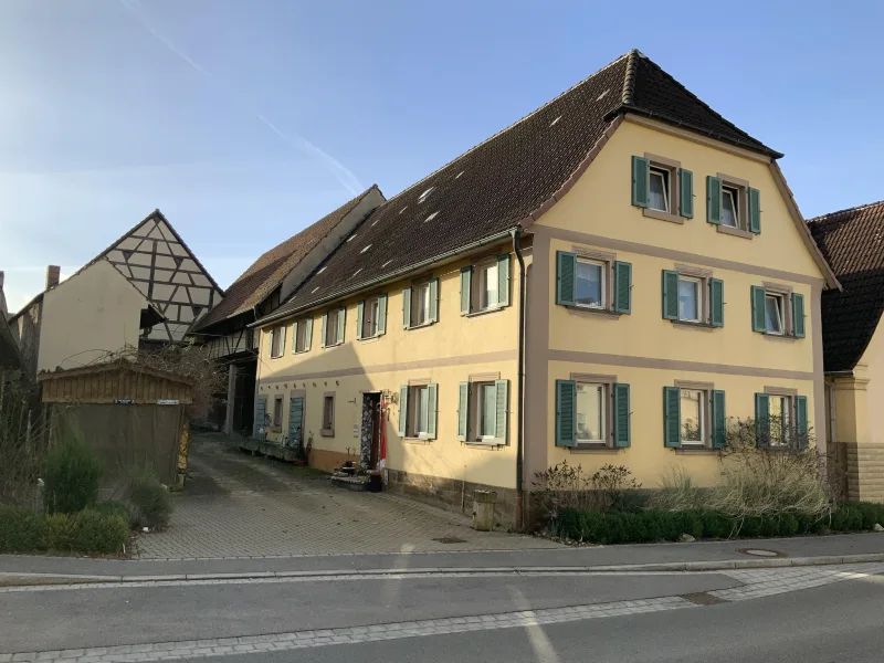 Außenansicht - Haus kaufen in Scheßlitz - Ehemaliges landwirtschaftliches Anwesen