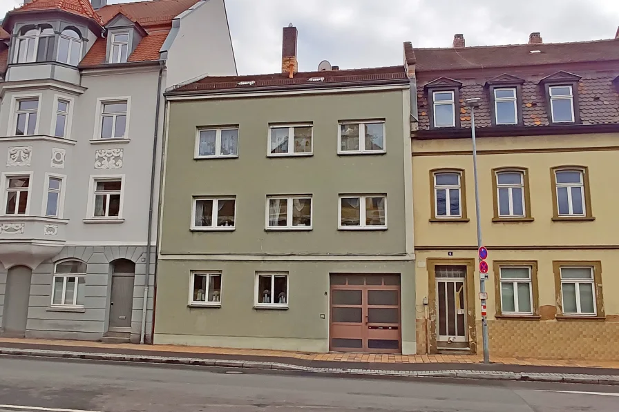 Gebäudeansicht Straßenseite - Wohnung kaufen in Bamberg - Auf die Lage kommt es an...