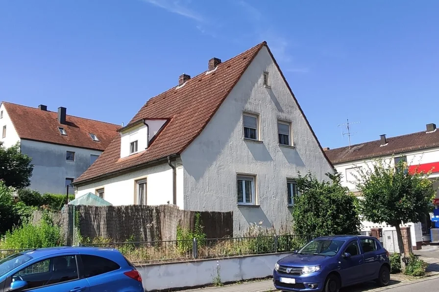 Gebäudeansicht - Haus kaufen in Bischberg - Warum noch Miete zahlen? Dieses Haus können Sie sich leisten!