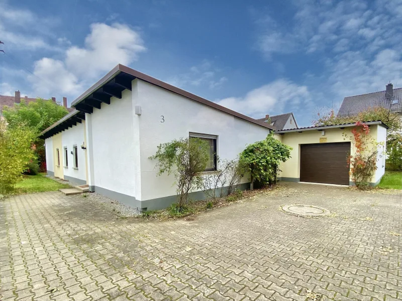 Außenansicht - Haus kaufen in Scheßlitz - Attraktiver Bungalow als idealer Altersruhesitz