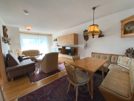 Wohn-/Esszimmer mit Balkon - Wohnung kaufen in Donauwörth - Schicke Wohnung in Seniorenwohnanlage
