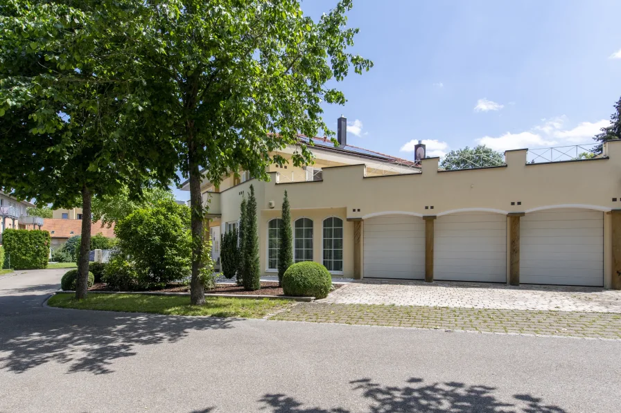 Garage mit Dachterrasse