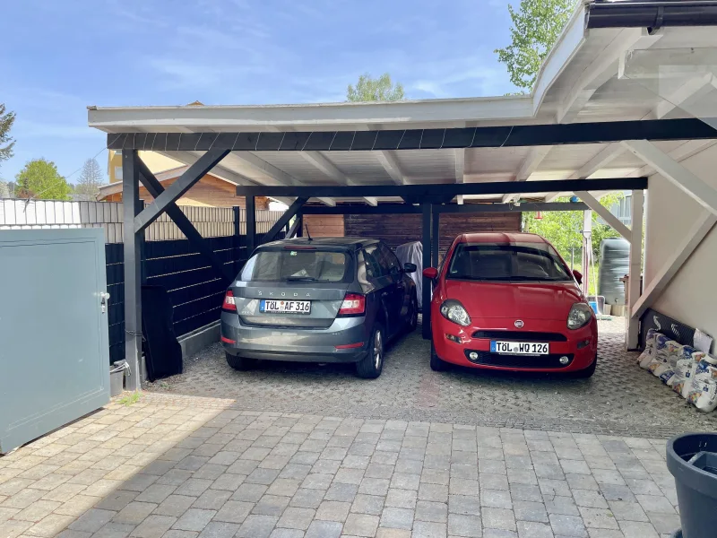 Carport mit zwei Stellplätzen