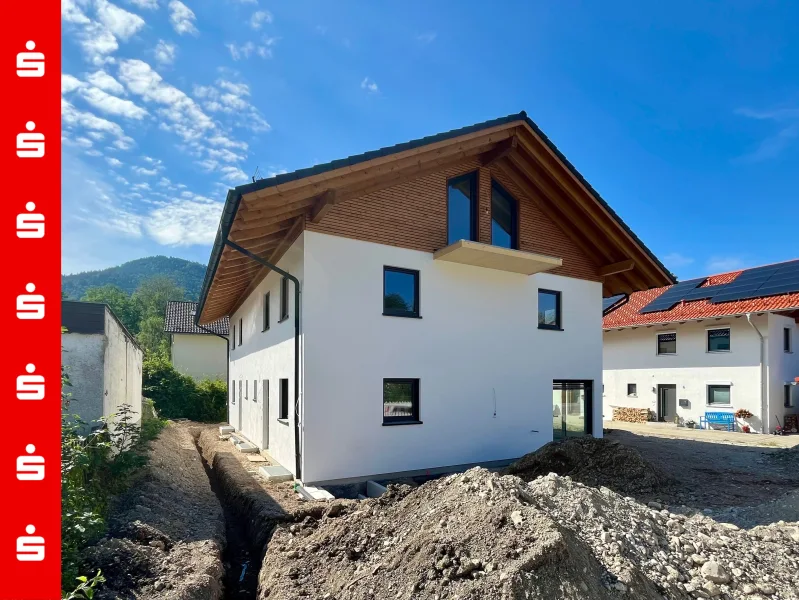 Ansicht Südost - Haus mieten in Bad Heilbrunn - Neubau-Doppelhaushälfte mit 5 Zimmer zur Miete