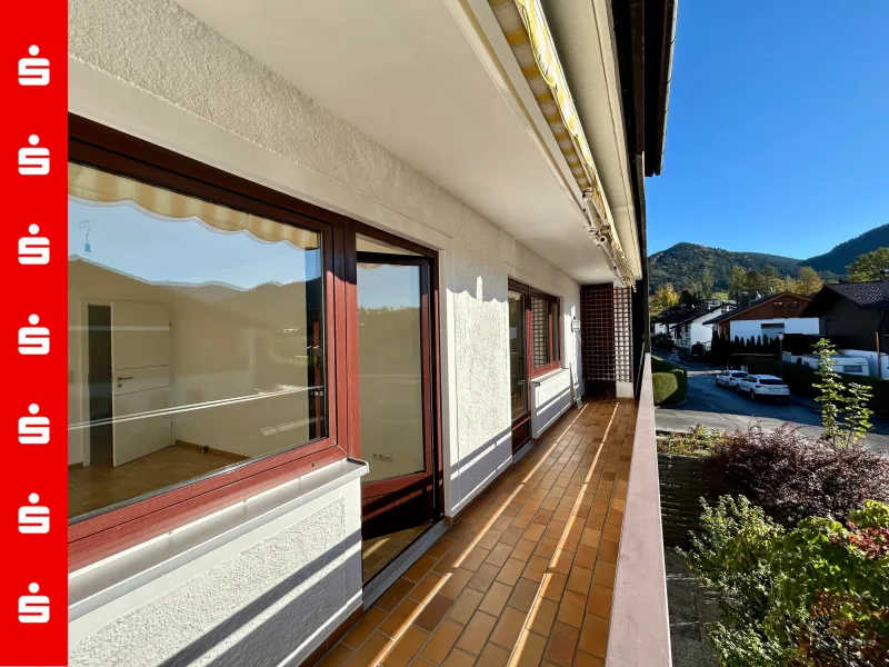 Großer Balkon - Wohnung mieten in Lenggries - Wohnen mit Bergblick