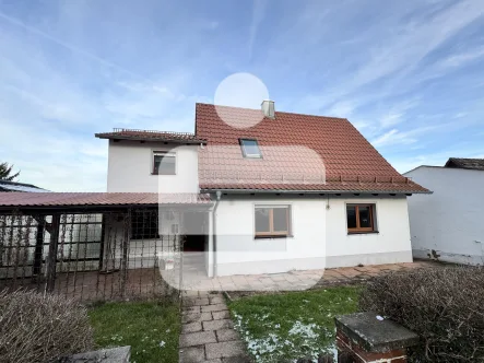 Außenansicht - Haus kaufen in Sulzbach-Rosenberg - Wohnen mit Garten am grünen Stadtrand! Einfamilienhaus in Sulzbach-Rosenberg, Ortsteil Feuerhof