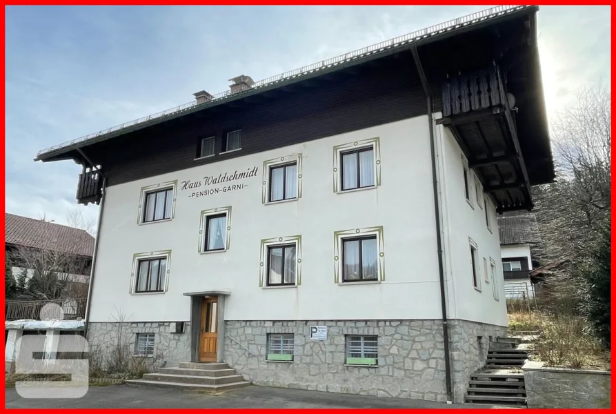  - Haus kaufen in Bayerisch Eisenstein - Ehemaliges Gästehaus in ruhiger Lage in Bayerisch Eisenstein