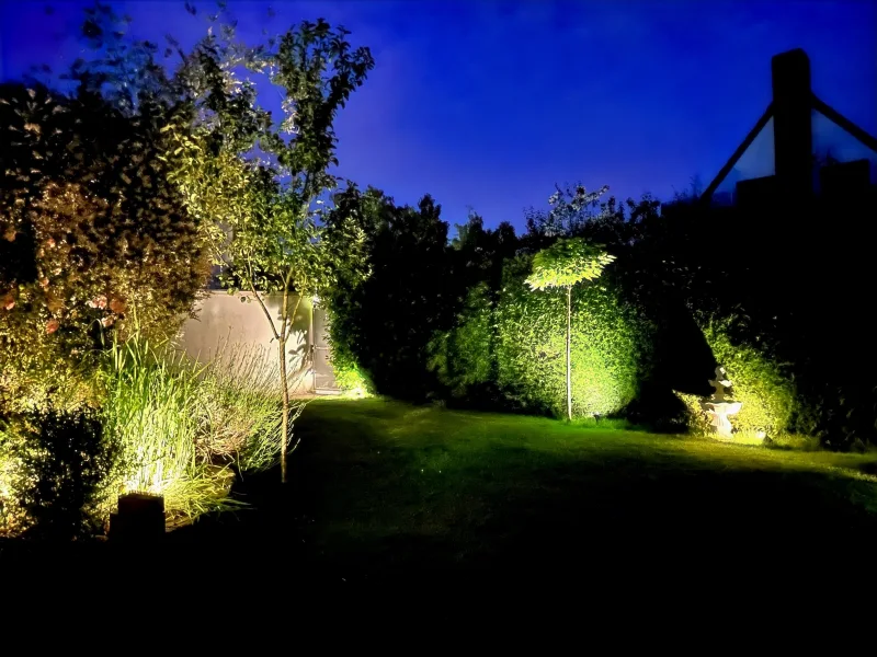 Ihr Garten bei Nacht