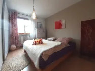 Großzügiges Schlafzimmer