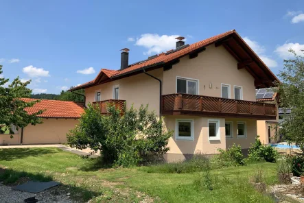 Gartenseite - Haus kaufen in Feldkirchen-Westerham - Mehrgenerationenhaus in herrlicher Lage an der Mangfall