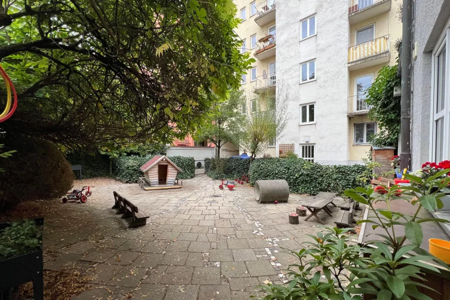 viel Raum zum Spielen - Sonstige Immobilie kaufen in München - Kinderkrippe, bestens vermietet in München - Maxvorstadt
