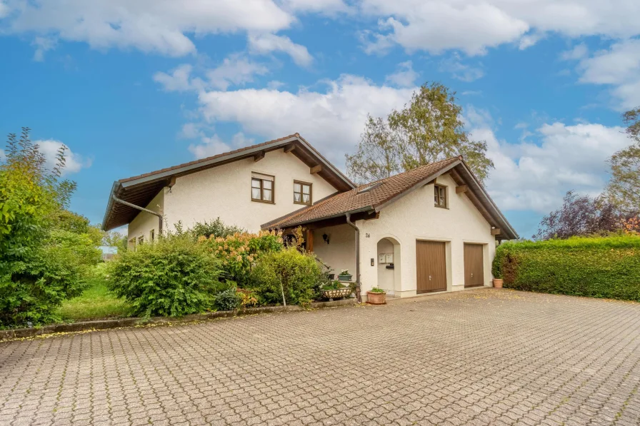 Herzlich Willkommen! - Haus kaufen in Seefeld - Charmantes Mehrfamilienhaus mit großem Grundstück