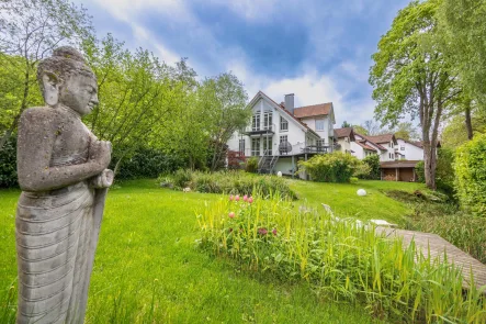 Gartenansicht - Haus kaufen in Windach - Architektenhaus mit großer Einliegerwohnung in Windach 