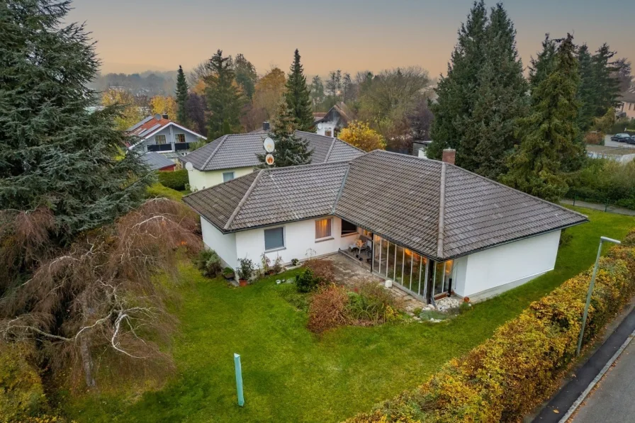 Ihr Garten - Haus kaufen in Seefeld - Attraktiver Bungalow auf großem Grundstück in Seefeld 