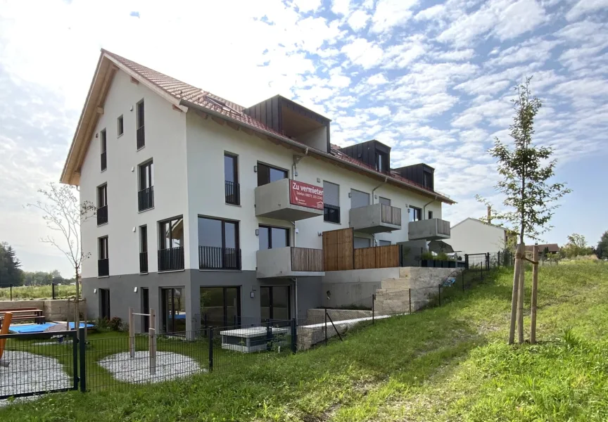 Außenansicht - Wohnung mieten in Ottenhofen - Erstbezug! Hochwertige 3-Zimmer-Wohnung in Ottenhofen mit S-Bahn-Anschluss