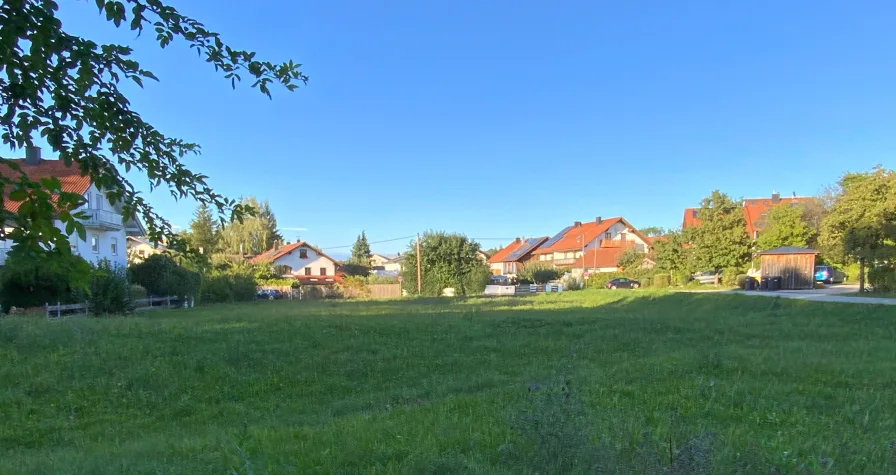 Blick auf das Grundstück - Grundstück kaufen in Isen - 4 Baugrundstücke in Innenbereichslage