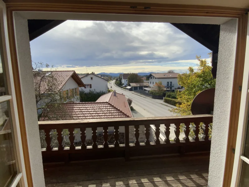 Süd-Balkon mit Bergblick