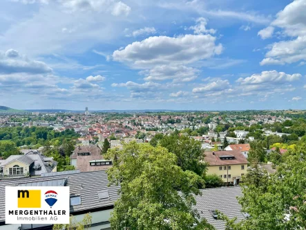 Aussicht - Wohnung kaufen in Waiblingen - Rarität! 5-Zimmer-Etagenwohnung mit 2 Garagenstellplätzen und tollem Blick über Waiblingen