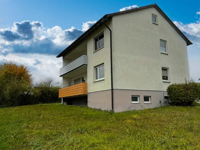 Südansicht - Haus kaufen in Leutenbach - Weiler zum Stein - Geräumiges Zweifamilienhaus mit 2 Garagen in Leutenbach