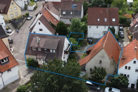 Luftbild - Haus kaufen in Bittenfeld - Zwei Doppelhaushälften, ein Gartengrundstück und eine große Scheune