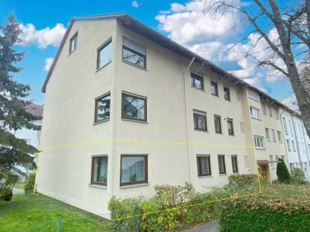 Haus Vorderseite - Wohnung kaufen in Waiblingen - Großzügige 4-Zimmer-Wohnung im Hochparterre mit Balkon