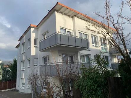 Aussenansicht Süd-West - Wohnung kaufen in Schorndorf - Luxuriöse 4-Zimmer-Wohnung in Schorndorf