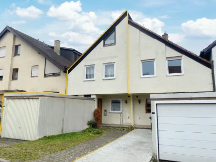 Haus Vorderseite - Haus mieten in Waiblingen - Einfamilienhaus in ruhiger Lage, mit Terrasse, Garage und Stellplatz