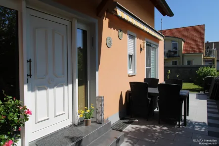 Eingang - Haus kaufen in Herzogenaurach - Haus sucht glückliche Familie