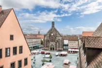 Blick aus dem Objekt auf den Hauptmarkt