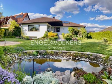  - Haus kaufen in Lauf - Charmanter Bungalow mit idyllischem Garten und Blick ins Grüne