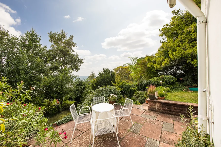 Terrasse mit Blick ins Grüne