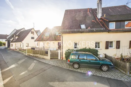  - Haus kaufen in Eckental - Historische, denkmalgeschützte Doppelhaushälfte