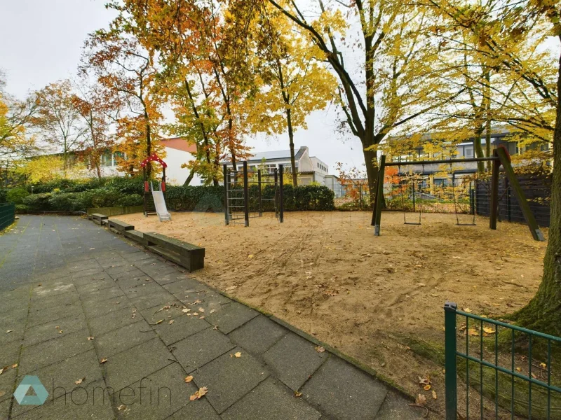 Spielplatz am Haus