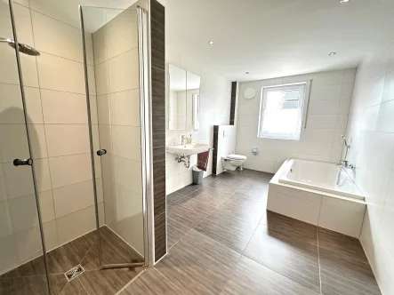 Badezimmer - Wohnung kaufen in Andernach - Wunderschöne Eigentumswohnung mit Aufzug und Balkon