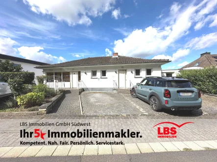 Haus - Haus kaufen in Bad Breisig - Mehrfamilienhaus mit atemberaubender Aussicht ins Grüne