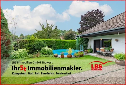 Welch Ausblick - ohne Einblick - Haus kaufen in Weisenheim am Berg - Auch für Freiberufler/Selbstständige: Schöner Bungalow in begehrter und ruhiger Lage