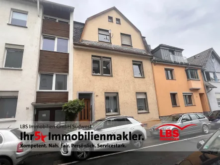 Aussenansicht - Haus kaufen in Andernach - Kapitalanlage in Andernach Stadtmitte! Mit Garten!