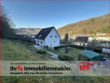 Außenansicht - Haus kaufen in Idar-Oberstein - Freistehendes Einfamilienhaus in idyllischer Waldrandlage von Idar-Oberstein