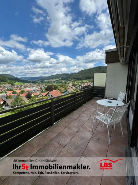 Balkon - Wohnung kaufen in Baiersbronn - Moderne Ferienwohnung mit wunderschöner Aussicht!