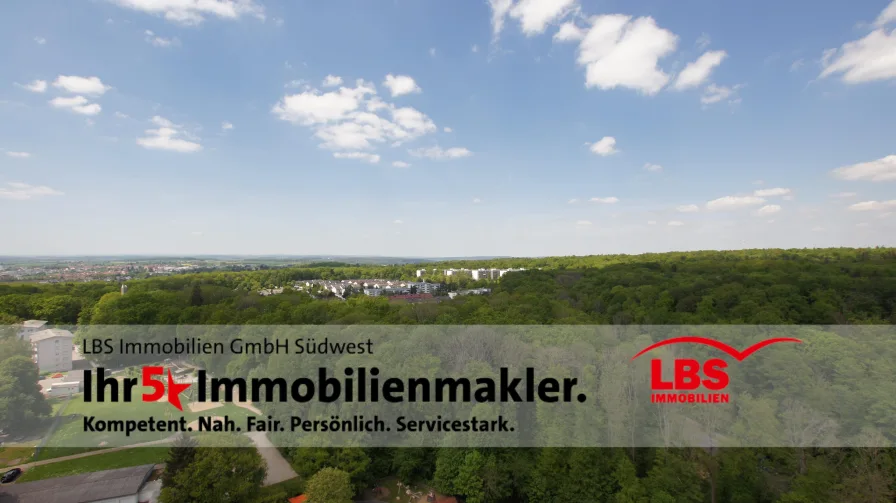 Weitblick vom Balkon - Wohnung kaufen in Sindelfingen - Weitblick garantiert- Frisch renovierte Wohnung!