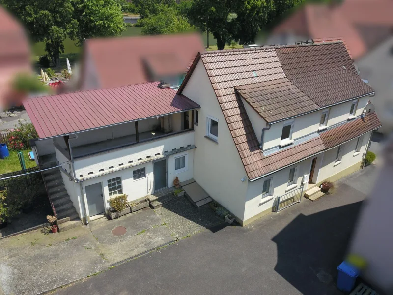 Seitenansicht_Wohnhaus - Haus kaufen in Haßmersheim - Ein Haus, eine Scheune und viele Möglichkeiten