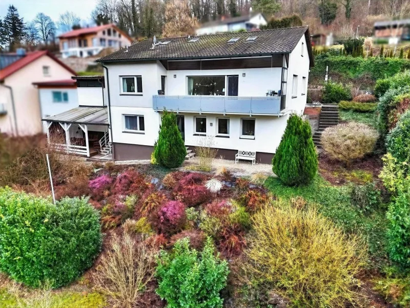 Außenansicht - Haus kaufen in Obrigheim - Großzügiges Wohnen mit wunderschönem Garten in Mörtelstein 