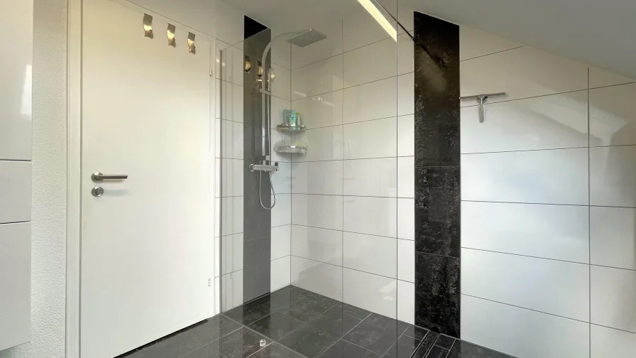 Badezimmer DG