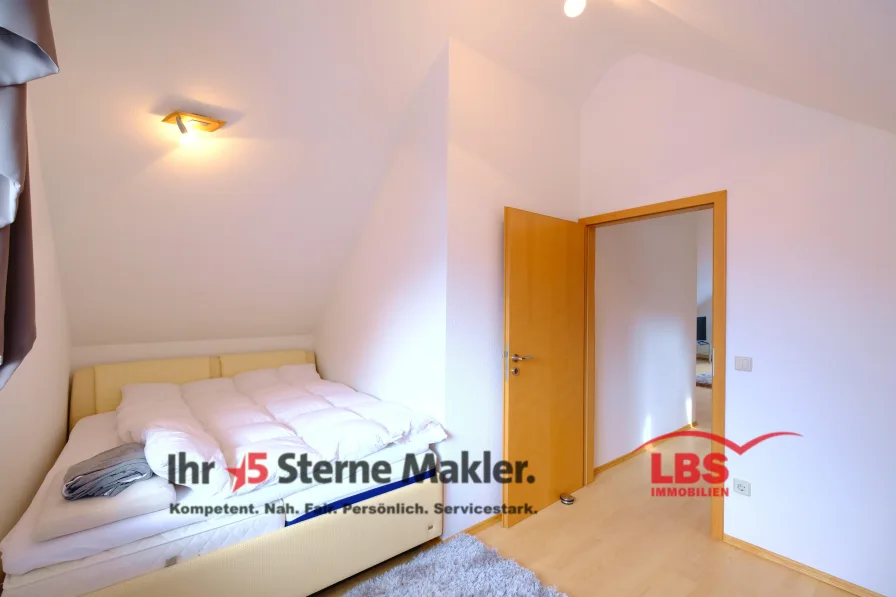 Schlafzimmer DG