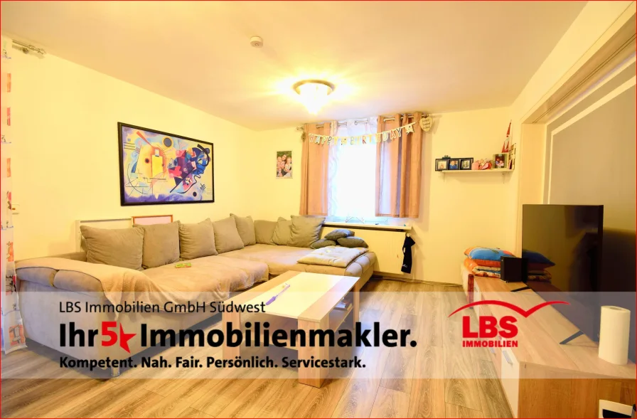 Wohnzimmer - Wohnung kaufen in Freudenstadt - Modernisierte Etagenwohnung in zentraler Lage von FDS